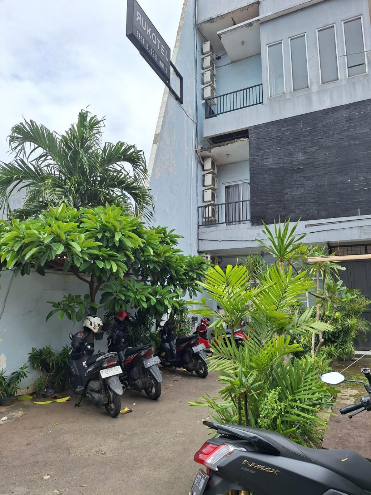 Oyo 93584 Rukotel South Tangerang Zewnętrze zdjęcie