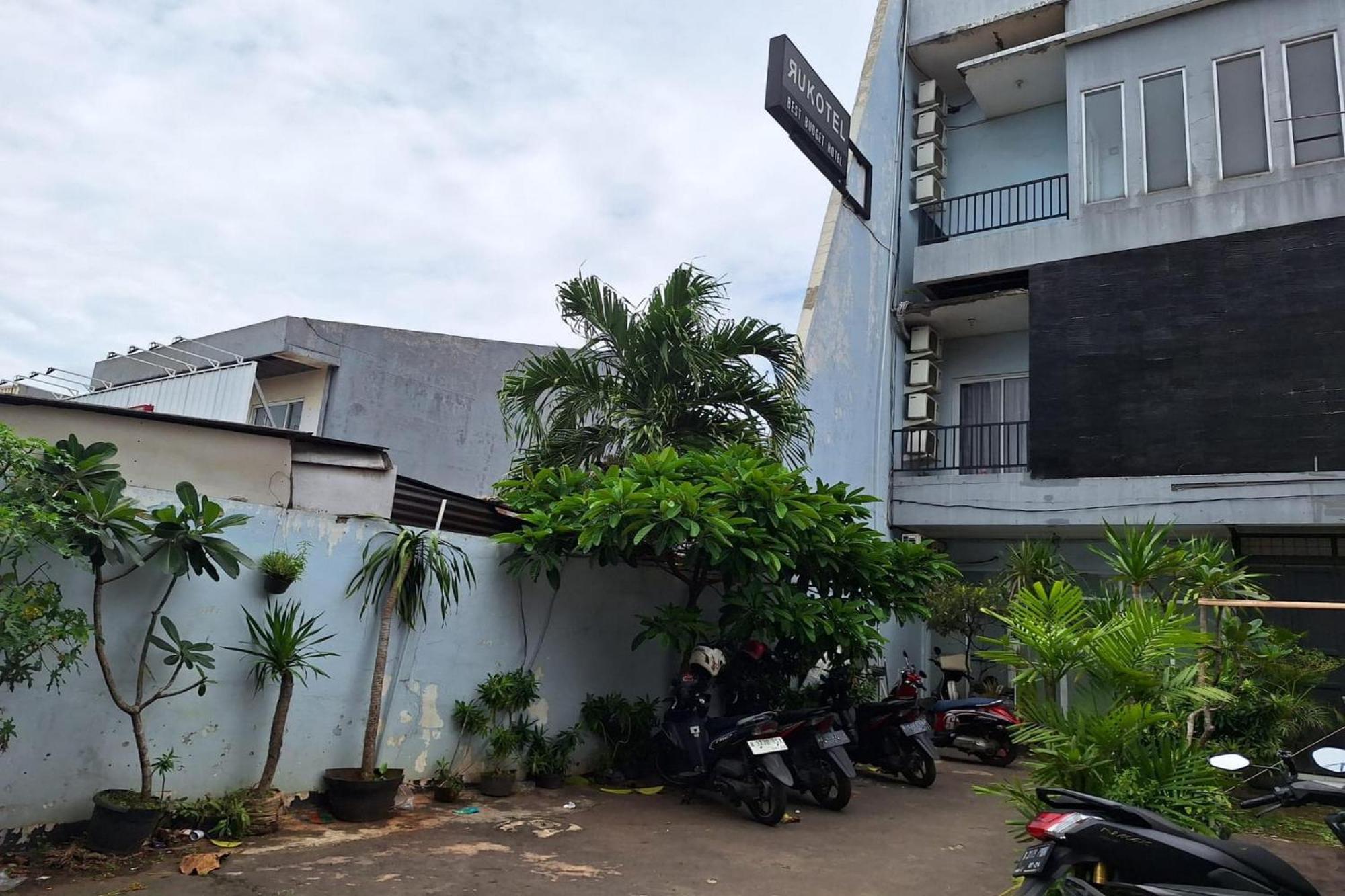 Oyo 93584 Rukotel South Tangerang Zewnętrze zdjęcie