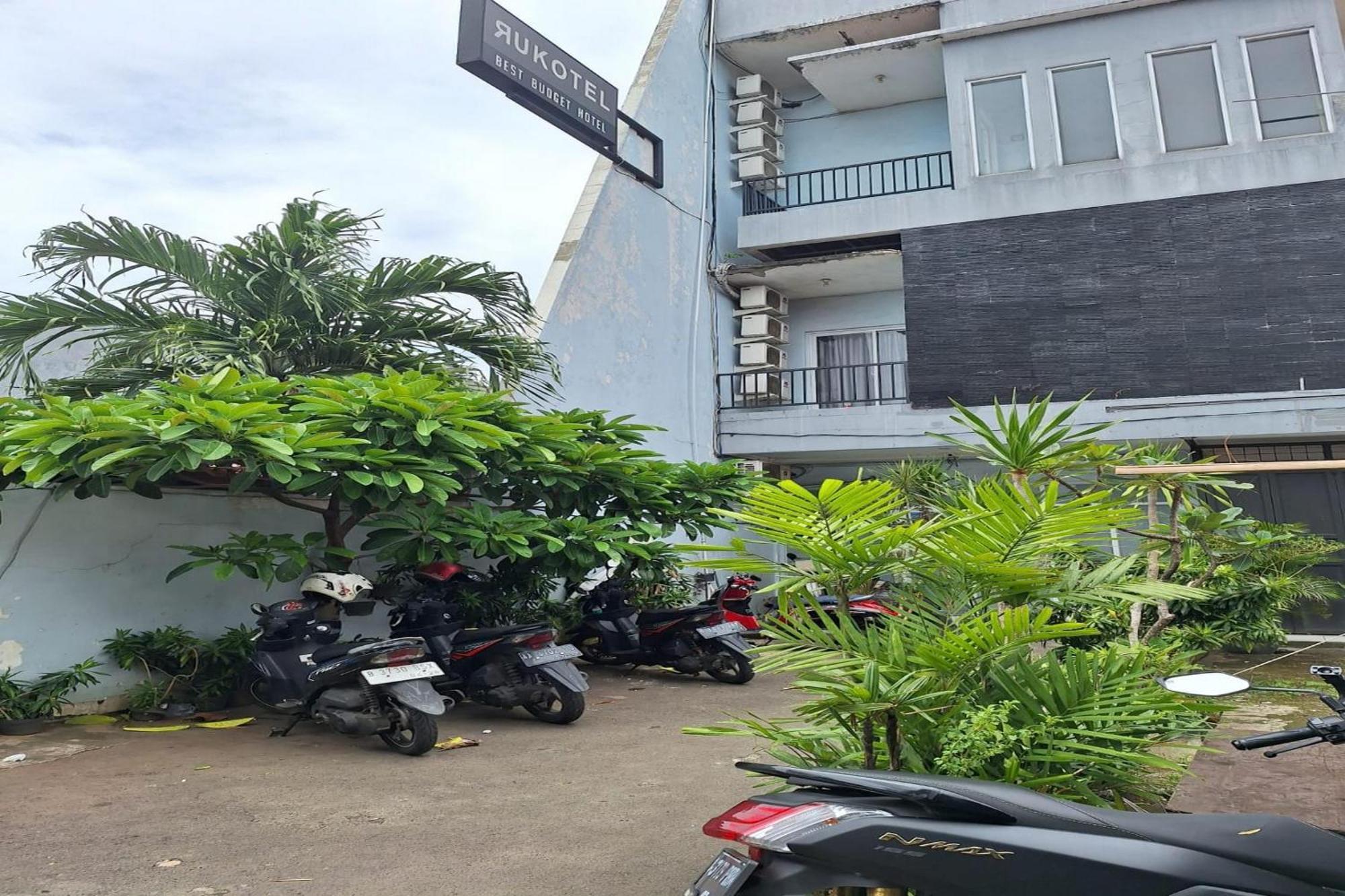 Oyo 93584 Rukotel South Tangerang Zewnętrze zdjęcie