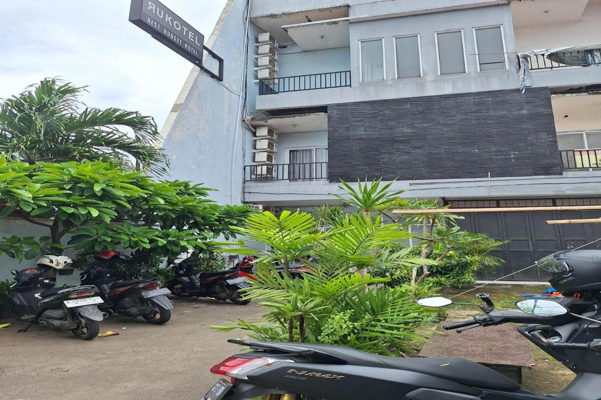 Oyo 93584 Rukotel South Tangerang Zewnętrze zdjęcie